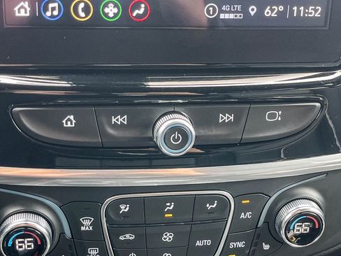 Used 2022 Chevrolet Traverse LT w/ LPO, Floor Liner Package image 31