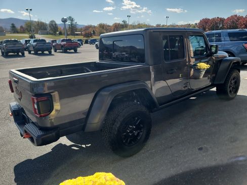 Used 2021 Jeep Gladiator Mojave image 6