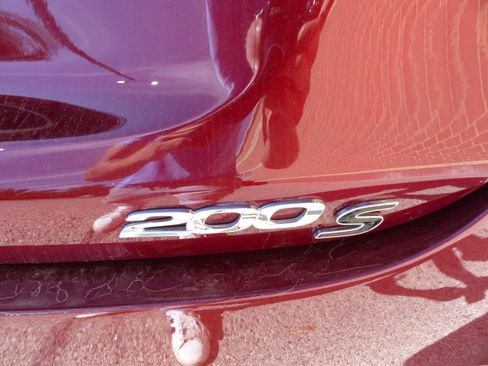 Used 2016 Chrysler 200 S FWD image 9