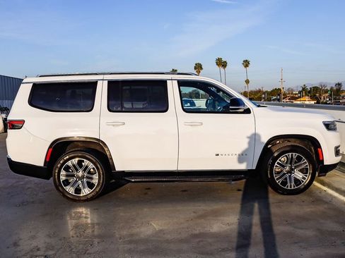 Used 2024 Jeep Wagoneer Series II w/ Flexible Seating Group image 13