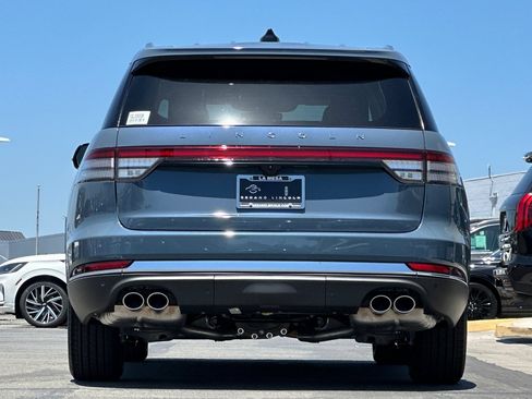 Used 2026 Lincoln Aviator 2WD image 4