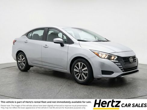 Used 2025 Nissan Versa SV image 1