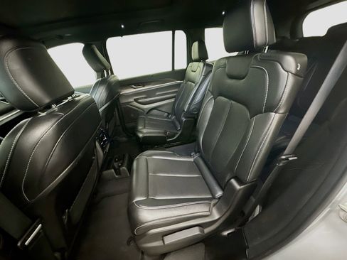 Used 2024 Jeep Grand Cherokee L Limited w/ Luxury Tech Group II image 30