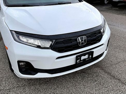 Used 2025 Honda Odyssey Sport-L image 3
