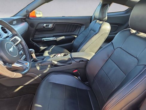 Used 2015 Ford Mustang Premium image 9