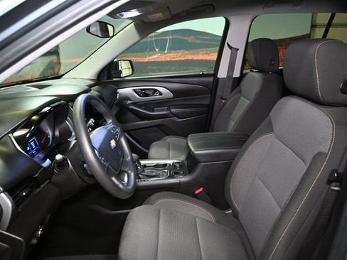 Used 2021 Chevrolet Traverse LS FWD image 19