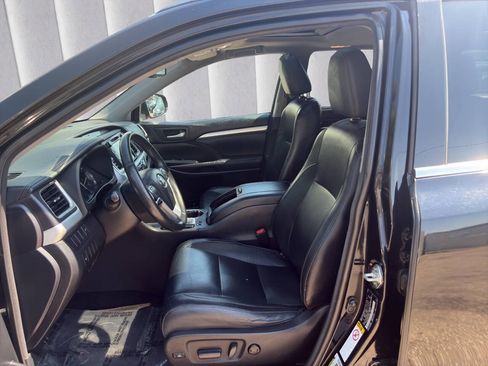 Used 2015 Toyota Highlander XLE AWD/4WD image 15