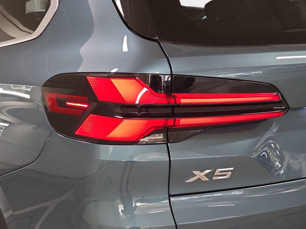 Certified 2024 BMW X5 xDrive40i w/ Premium Package AWD/4WD image 30