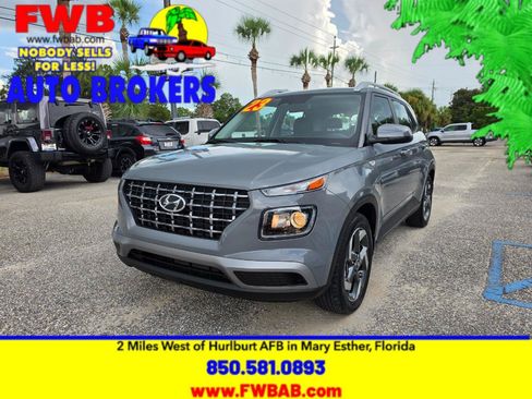 Used 2023 Hyundai Venue SEL FWD image 1
