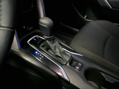 Used 2022 Toyota Corolla Cross LE image 16