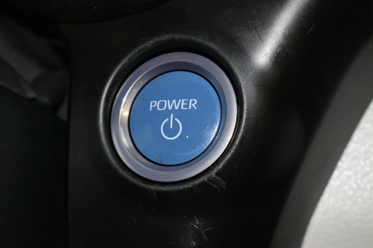 Used 2023 Toyota Sienna LE AWD/4WD image 36