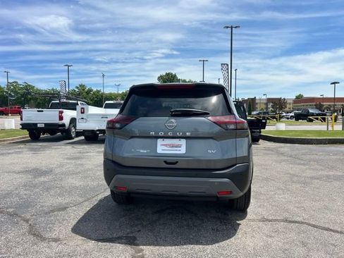 Used 2023 Nissan Rogue SV FWD image 4