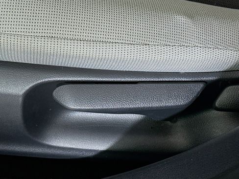 Used 2025 Toyota Corolla LE FWD image 13