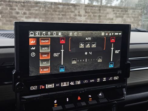 New 2026 GMC Hummer EV SUV image 20