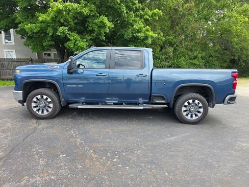 Used 2024 Chevrolet Silverado 2500 LT w/ All Star Edition AWD/4WD image 9