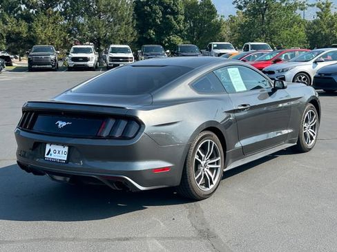 Used 2016 Ford Mustang Coupe RWD image 3