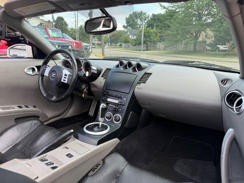 Used 2004 Nissan 350Z Touring image 7
