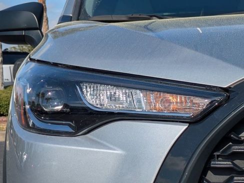 Used 2024 Toyota Corolla Cross L image 10