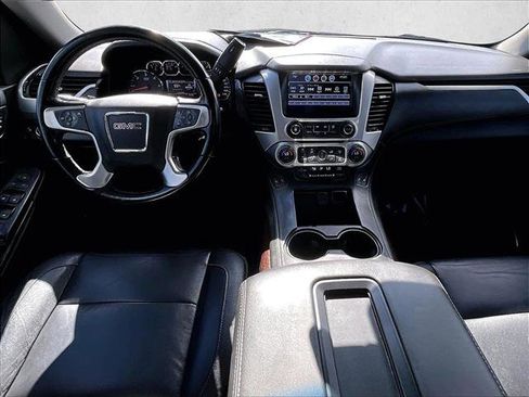 Used 2019 GMC Yukon XL SLT image 16