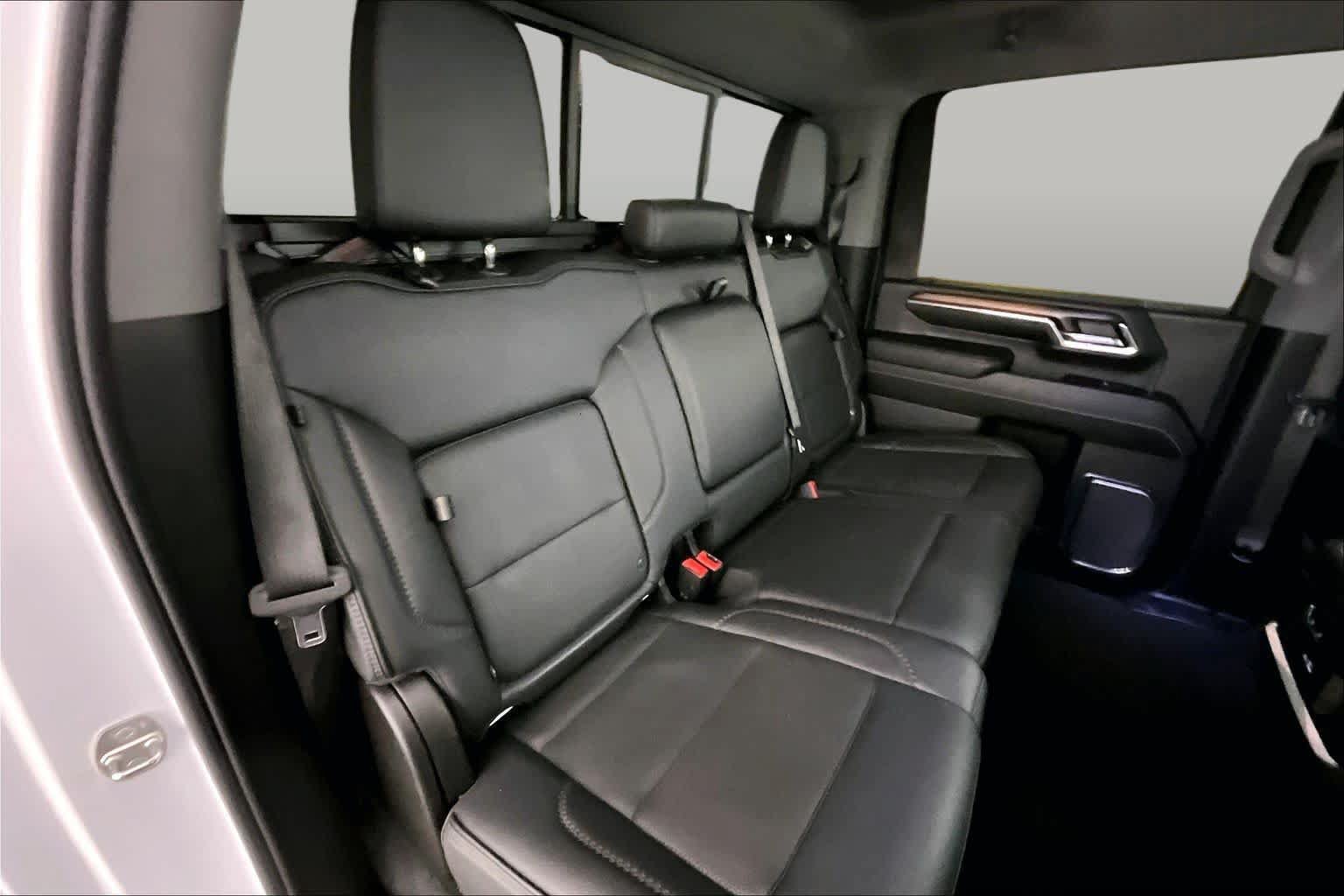 Used 2024 GMC Sierra 2500 Denali w/ Denali Reserve Package AWD/4WD image 19