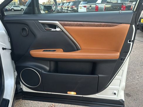 Used 2022 Lexus RX 350L Premium image 16