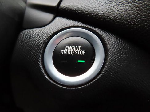 Certified 2018 Chevrolet Equinox LT w/ Sun & Infotainment Package image 10