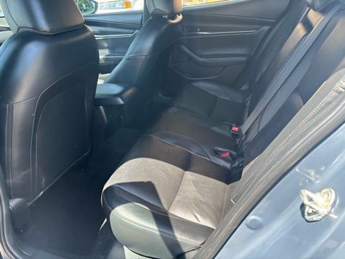 Used 2022 MAZDA MAZDA3 s image 9