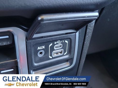 Used 2025 Jeep Wrangler Unlimited Sahara AWD/4WD image 28