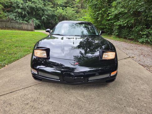 Used 2004 Chevrolet Corvette Z06 w/ Memory Package RWD image 13