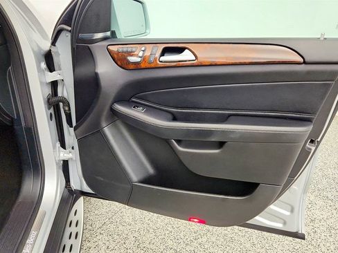 Used 2017 Mercedes-Benz GLS 450 4MATIC image 27