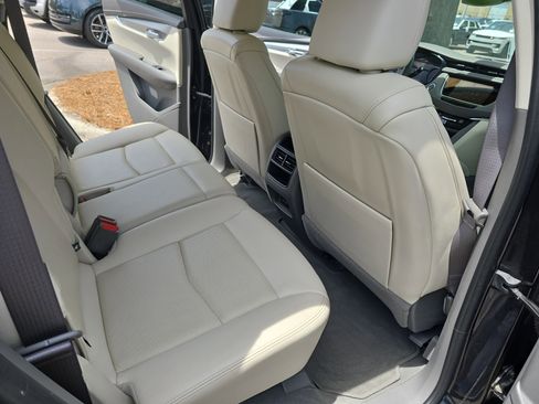 Used 2022 Cadillac XT5 Premium Luxury FWD image 11