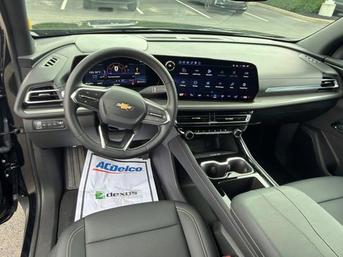 Used 2026 Chevrolet Traverse LT AWD/4WD image 25