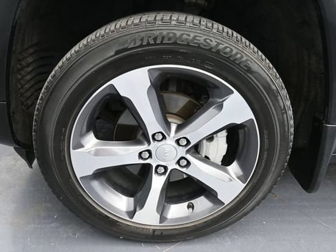 Used 2024 Jeep Grand Cherokee Limited AWD/4WD image 22