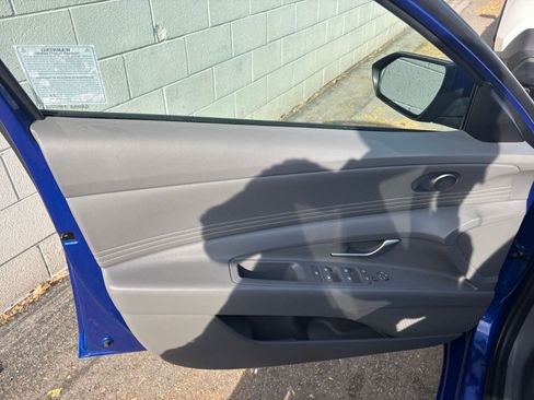 Used 2025 Hyundai Elantra SEL image 20