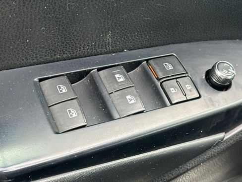 Used 2018 Toyota Highlander XLE image 12