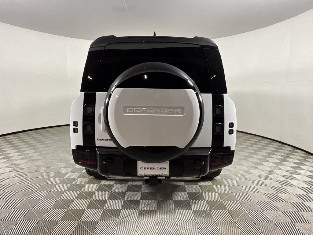 New 2026 Land Rover Defender 130 X-Dynamic SE AWD/4WD image 8