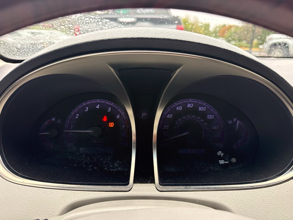 Used 2011 Toyota Avalon Limited FWD image 6