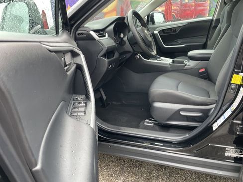 Certified 2022 Toyota RAV4 LE AWD/4WD image 14