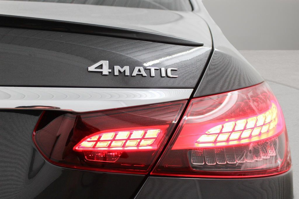 Used 2023 Mercedes-Benz E 450 4MATIC Sedan image 32