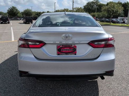 Certified 2022 Toyota Camry LE FWD image 5