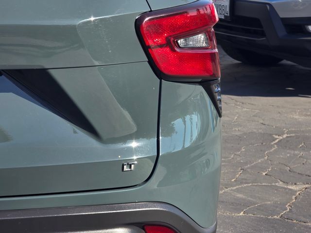 Used 2025 Chevrolet Trax LT FWD image 8
