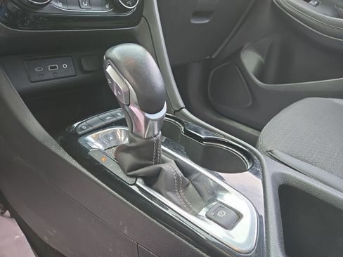 Used 2023 Buick Encore GX Select w/ Sport Touring Package image 18