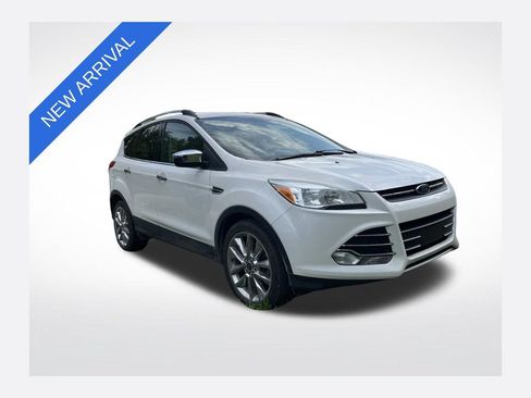 Used 2016 Ford Escape SE w/ SE Chrome Package FWD image 1