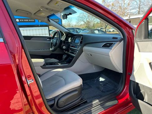 Used 2018 Hyundai Sonata SE FWD image 18