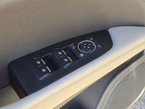 Used 2023 Lincoln Nautilus FWD w/ Premium Package image 20