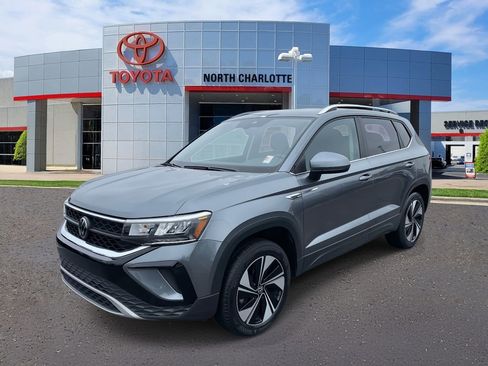 Used 2024 Volkswagen Taos SE image 5