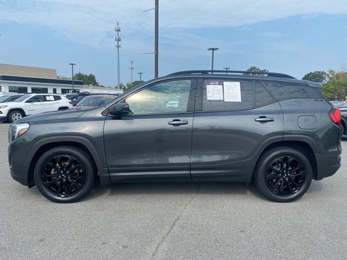Used 2020 GMC Terrain SLE w/ Driver Convenience Package FWD image 4