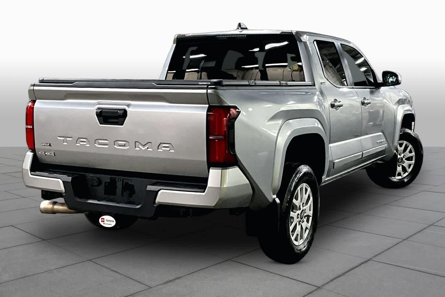 Certified 2025 Toyota Tacoma SR5 AWD/4WD image 13