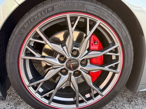 Used 2024 Chevrolet Corvette Stingray Premium Cpe w/ Body-Color Dual Roof Package RWD image 11