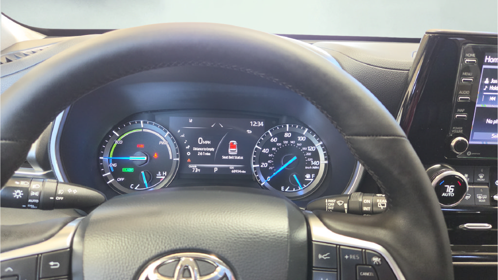 Certified 2020 Toyota Highlander XLE AWD/4WD image 24